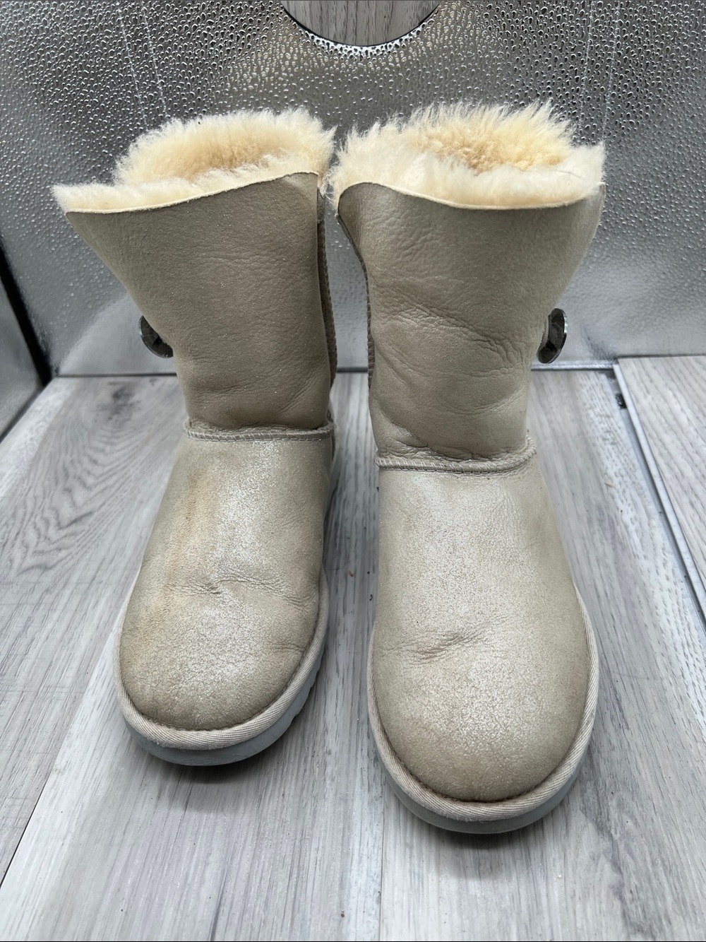 Ugg Australia Women Bailey I Do Wedding Bridal Short Sheepskin Boots shoes sz 7